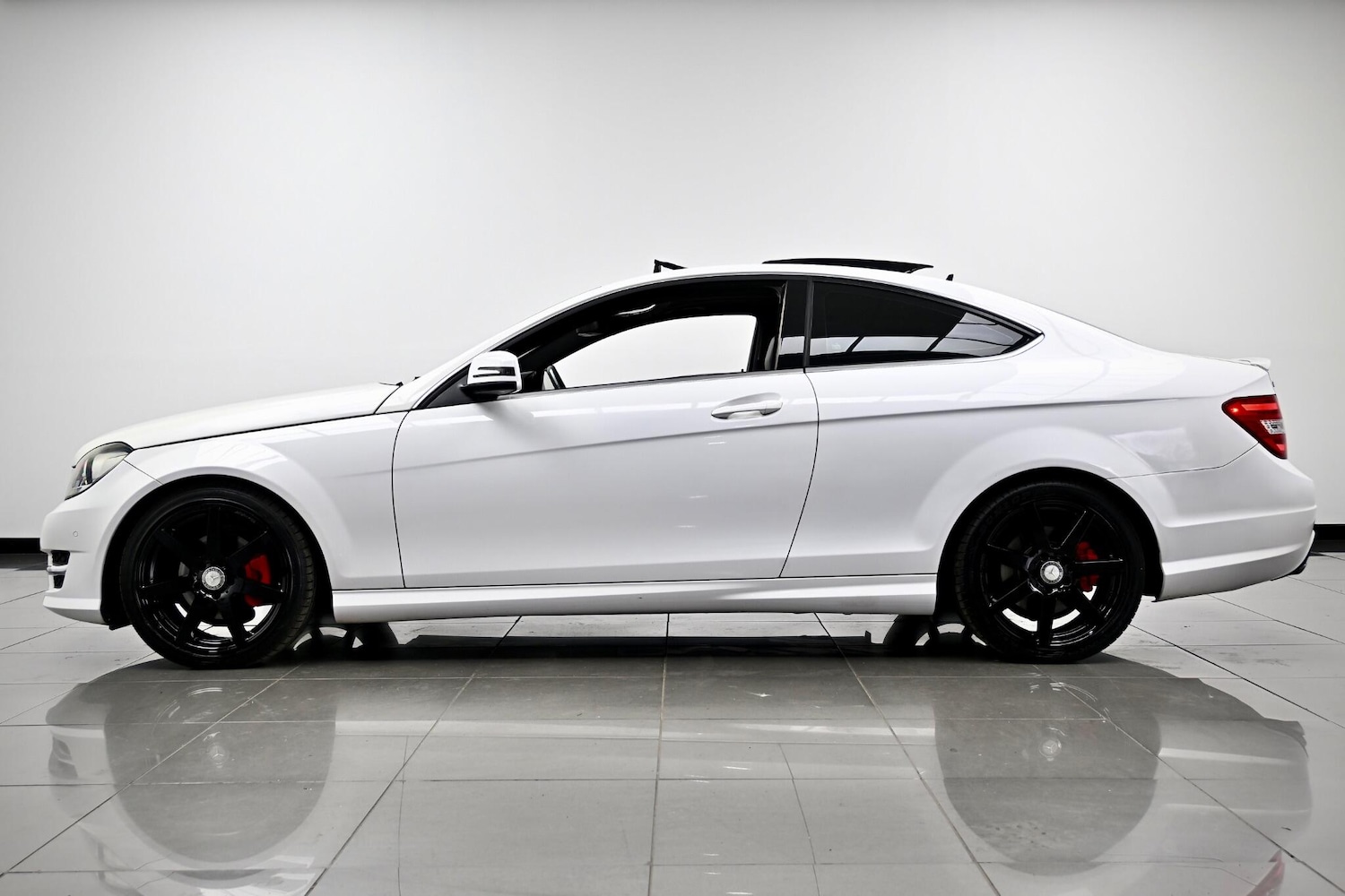 Used Mercedes-Benz C Class 2015 for sale - 76561675: Photo 6