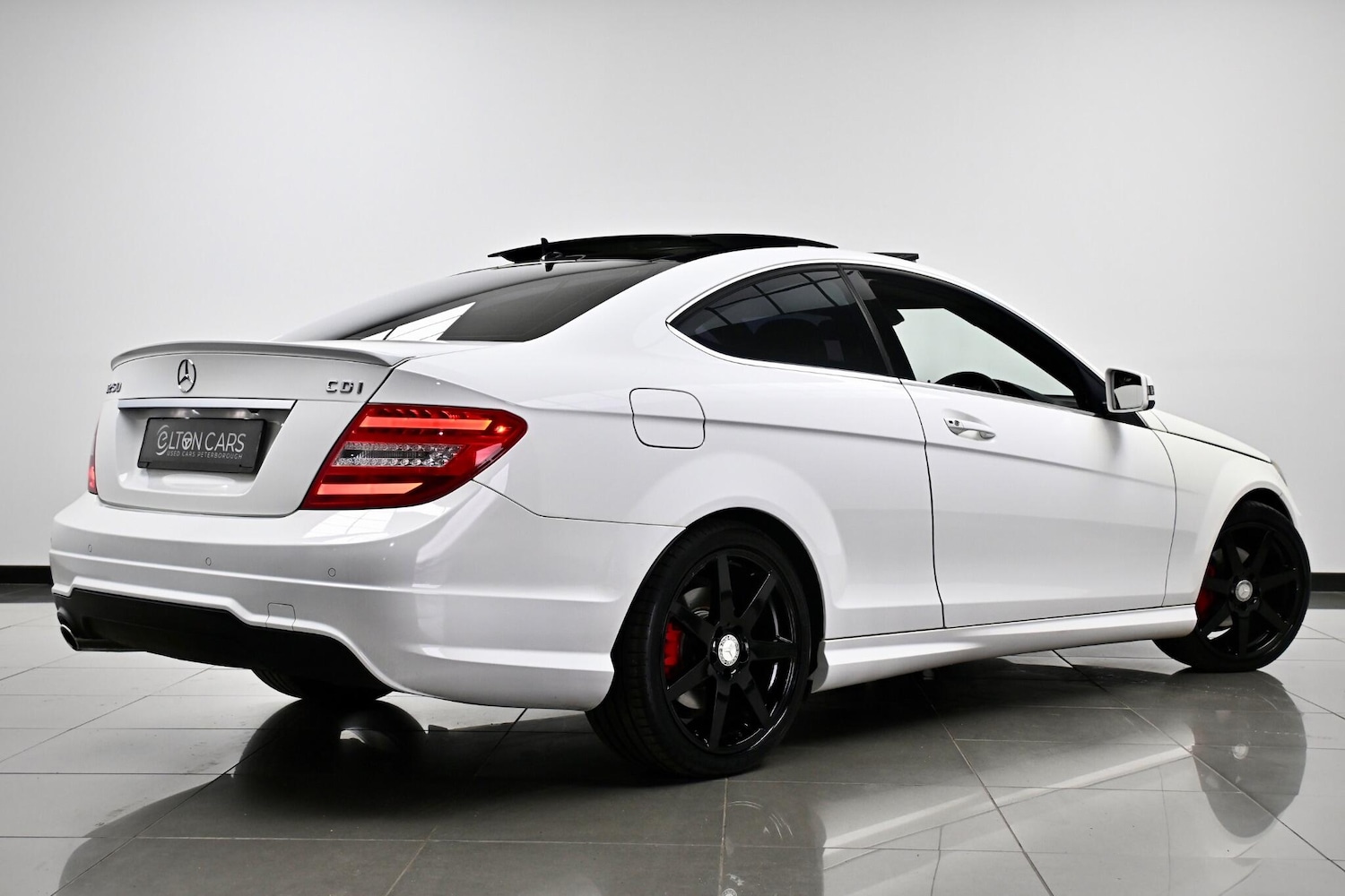 Used Mercedes-Benz C Class 2015 for sale - 76561675: Photo 9