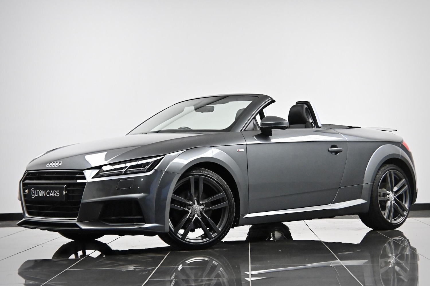 Used Audi TT 2017 for sale - 77387339: Photo 2