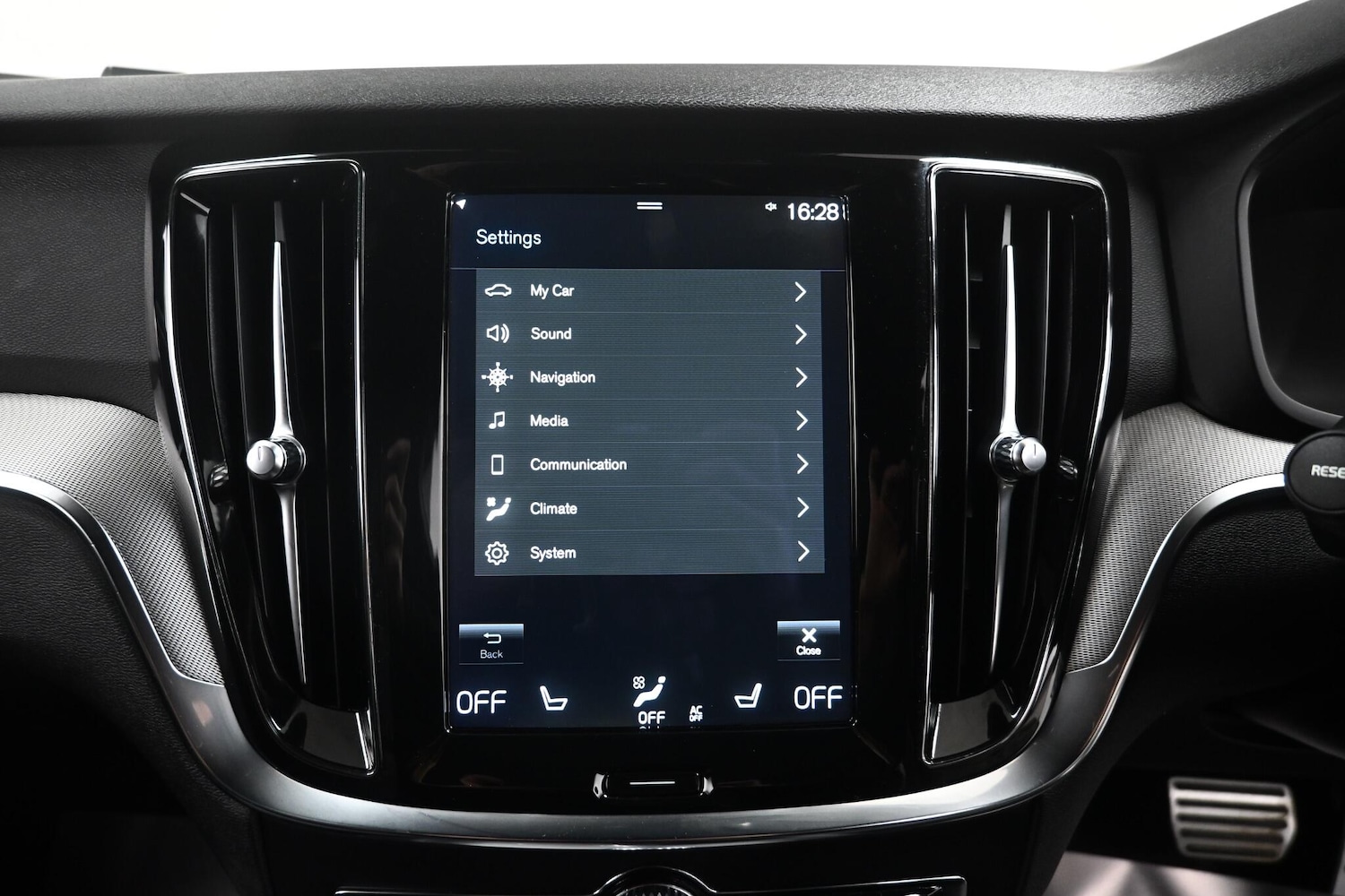 Used Volvo V60 2021 for sale - 76512361: Photo 25