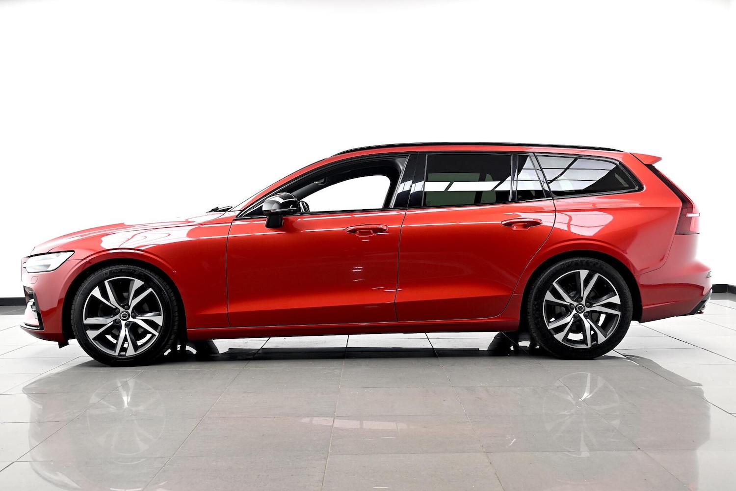 Used Volvo V60 2021 for sale - 76512361: Photo 5