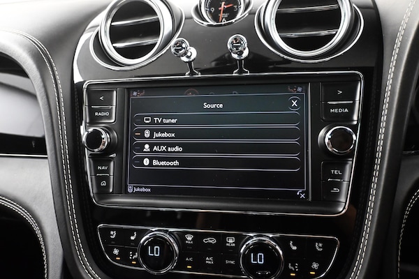 Used Bentley Bentayga 2017 for sale - 75729538: Photo 25