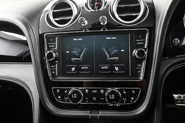Used Bentley Bentayga 2017 for sale - 75729538: Photo 29