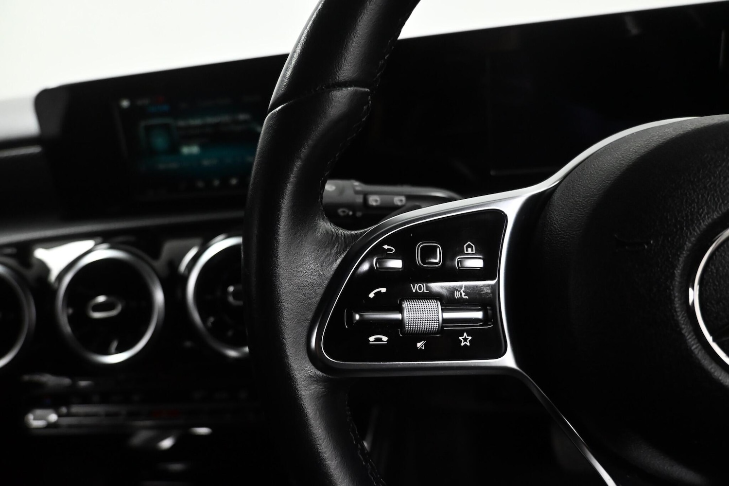 Used Mercedes-Benz A-Class 2018 for sale - 77774427: Photo 27