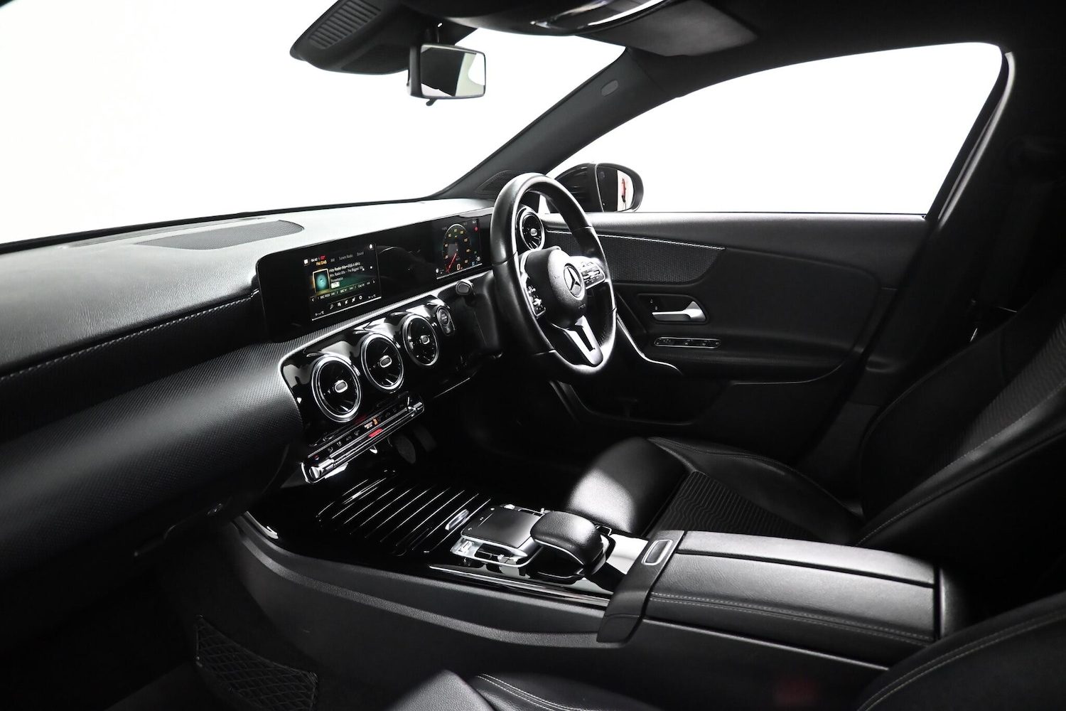 Used Mercedes-Benz A-Class 2018 for sale - 77774427: Photo 32