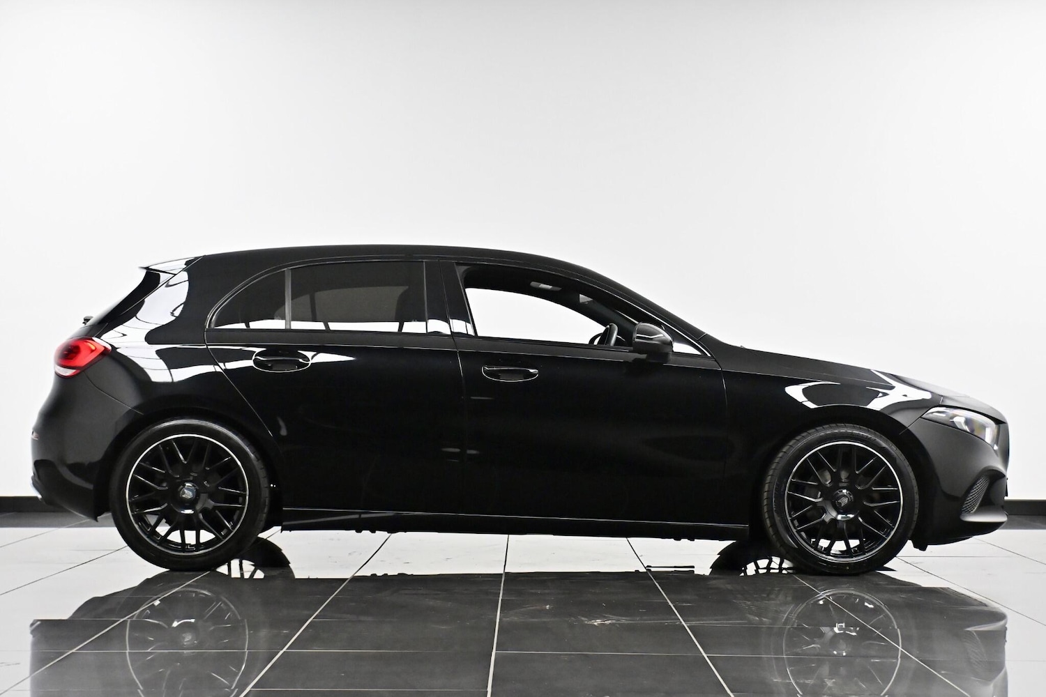 Used Mercedes-Benz A-Class 2018 for sale - 77774427: Photo 4