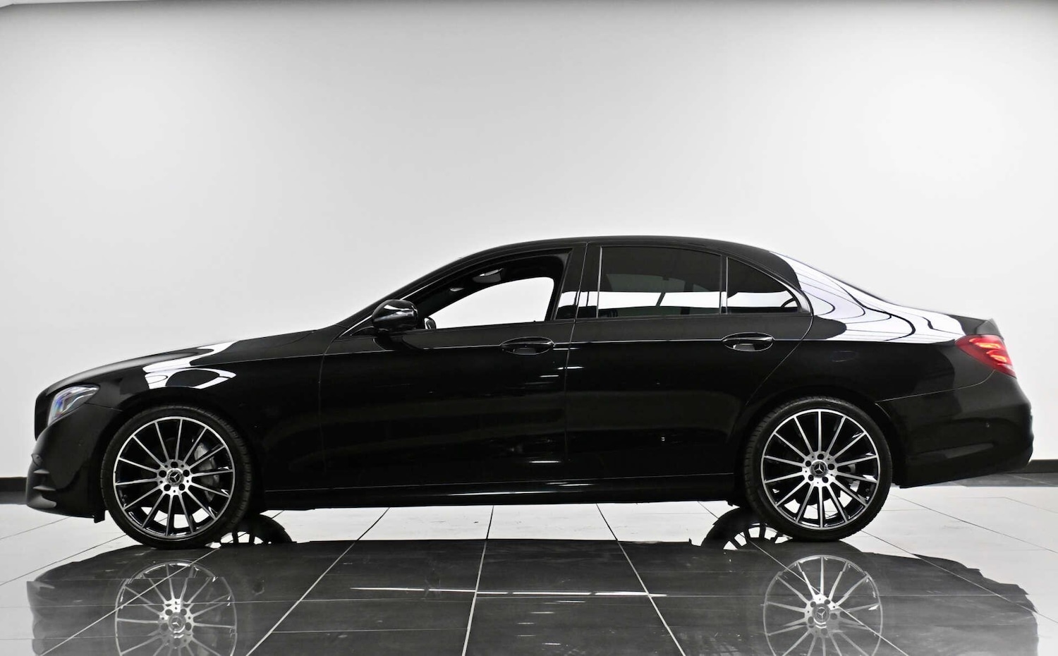 Used Mercedes-Benz E Class 2020 for sale - 77774438: Photo 5