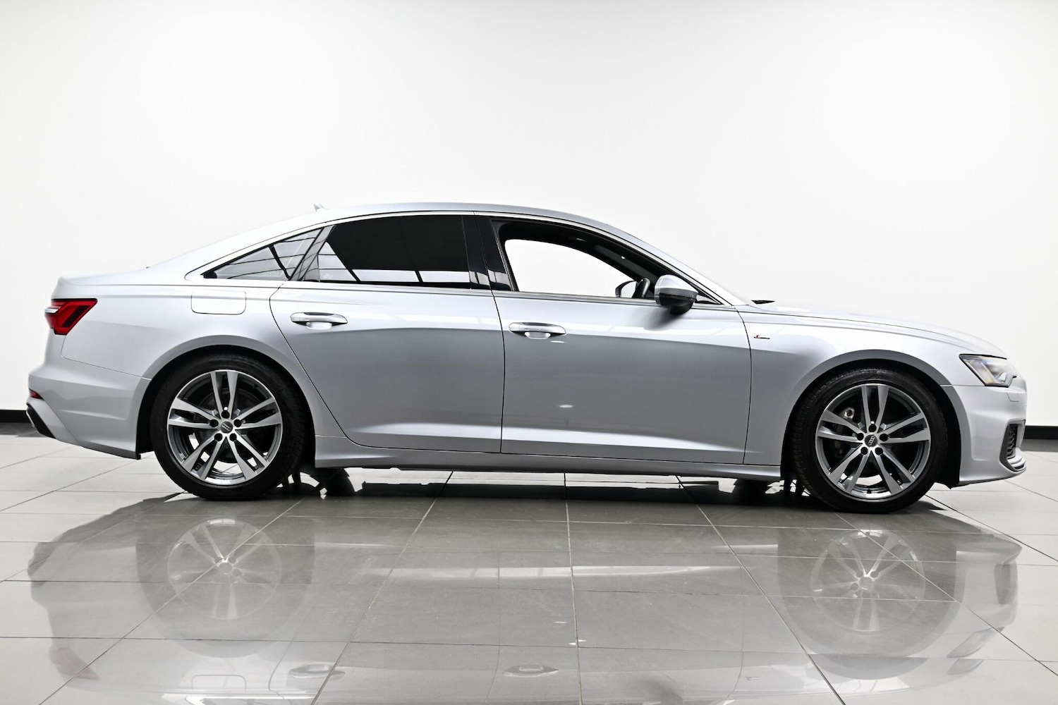 Used Audi A6 Saloon 2018 for sale - 76295523: Photo 4
