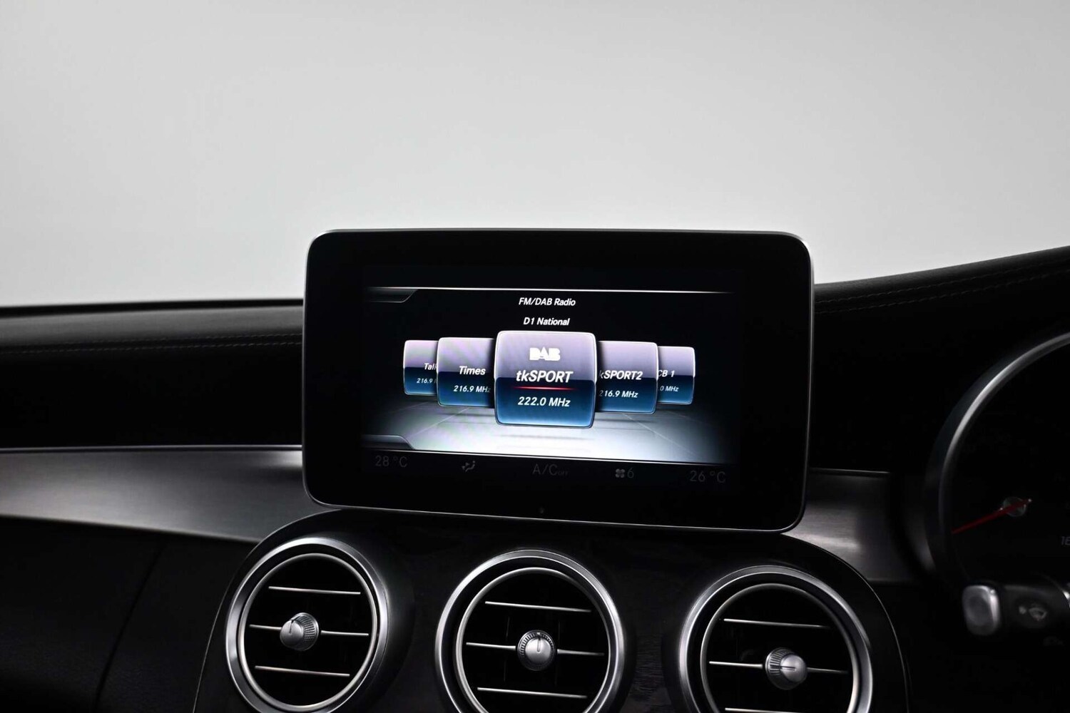 Used Mercedes-Benz C Class 2015 for sale - 77729045: Photo 21