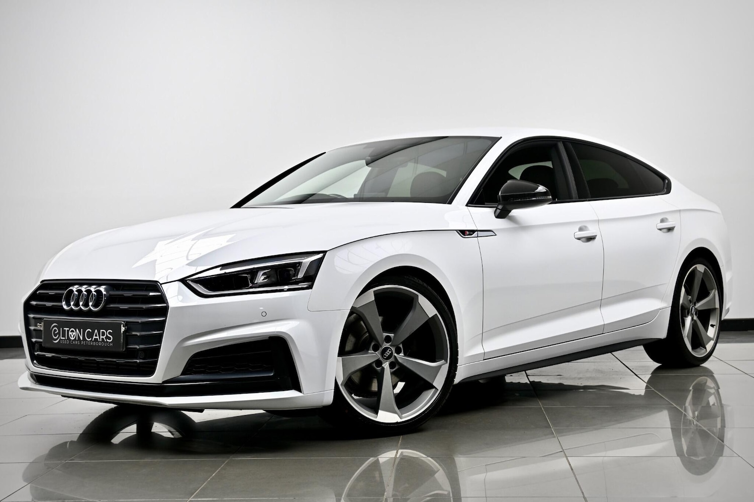 Used Audi A5 2019 for sale - 76689256: Photo 2