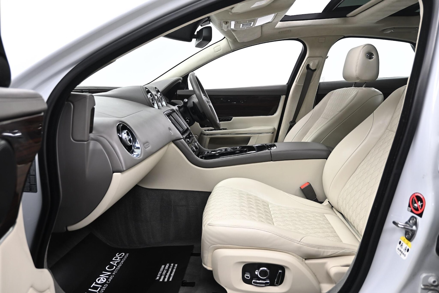 Used Jaguar XJ 2016 for sale - 76239116: Photo 12