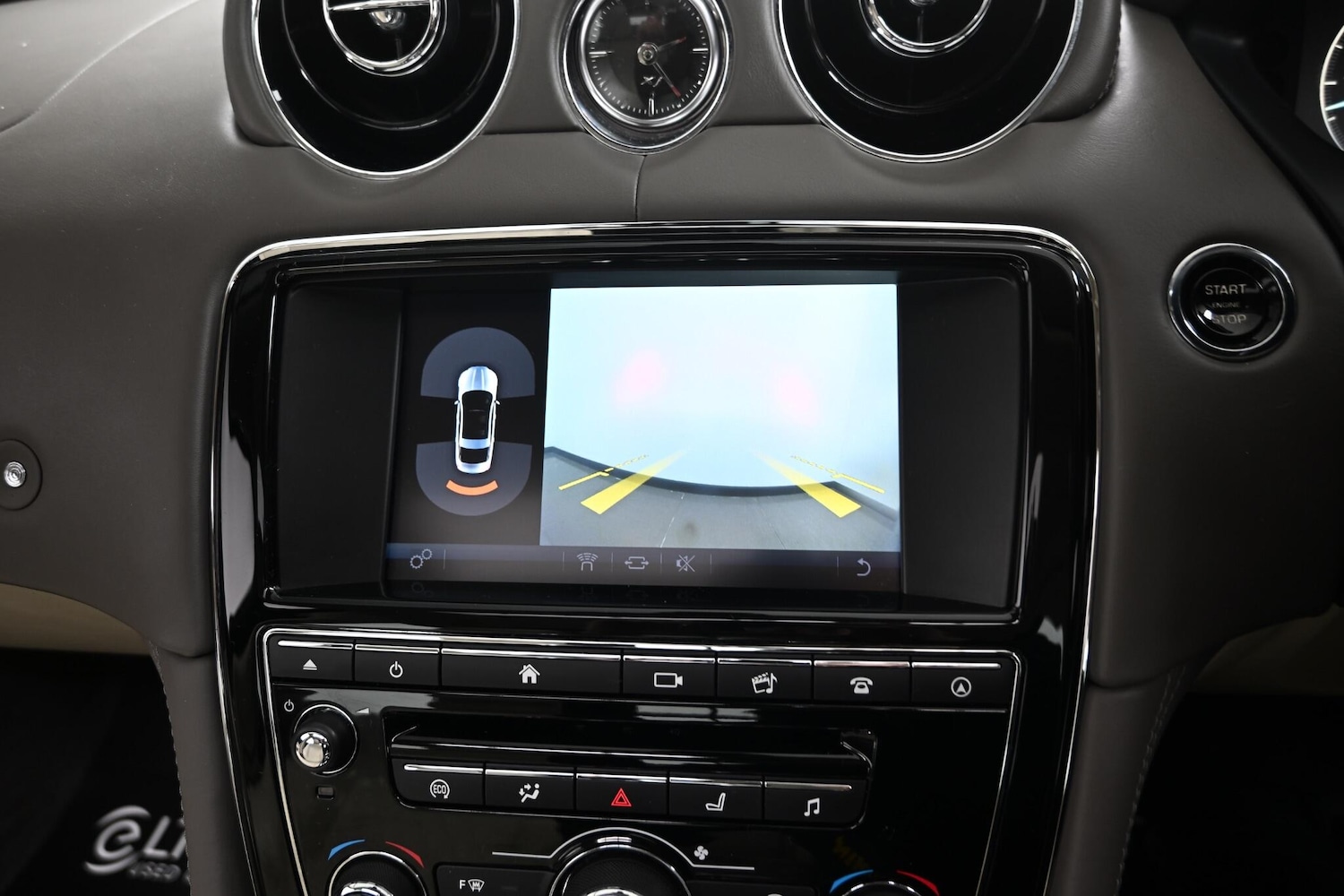 Used Jaguar XJ 2016 for sale - 76239116: Photo 15