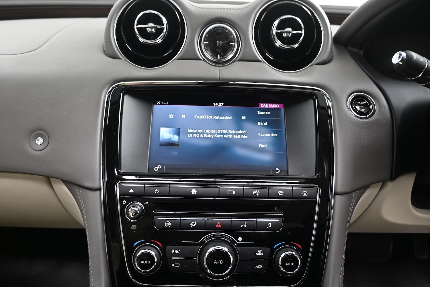 Used Jaguar XJ 2016 for sale - 76239116: Photo 25