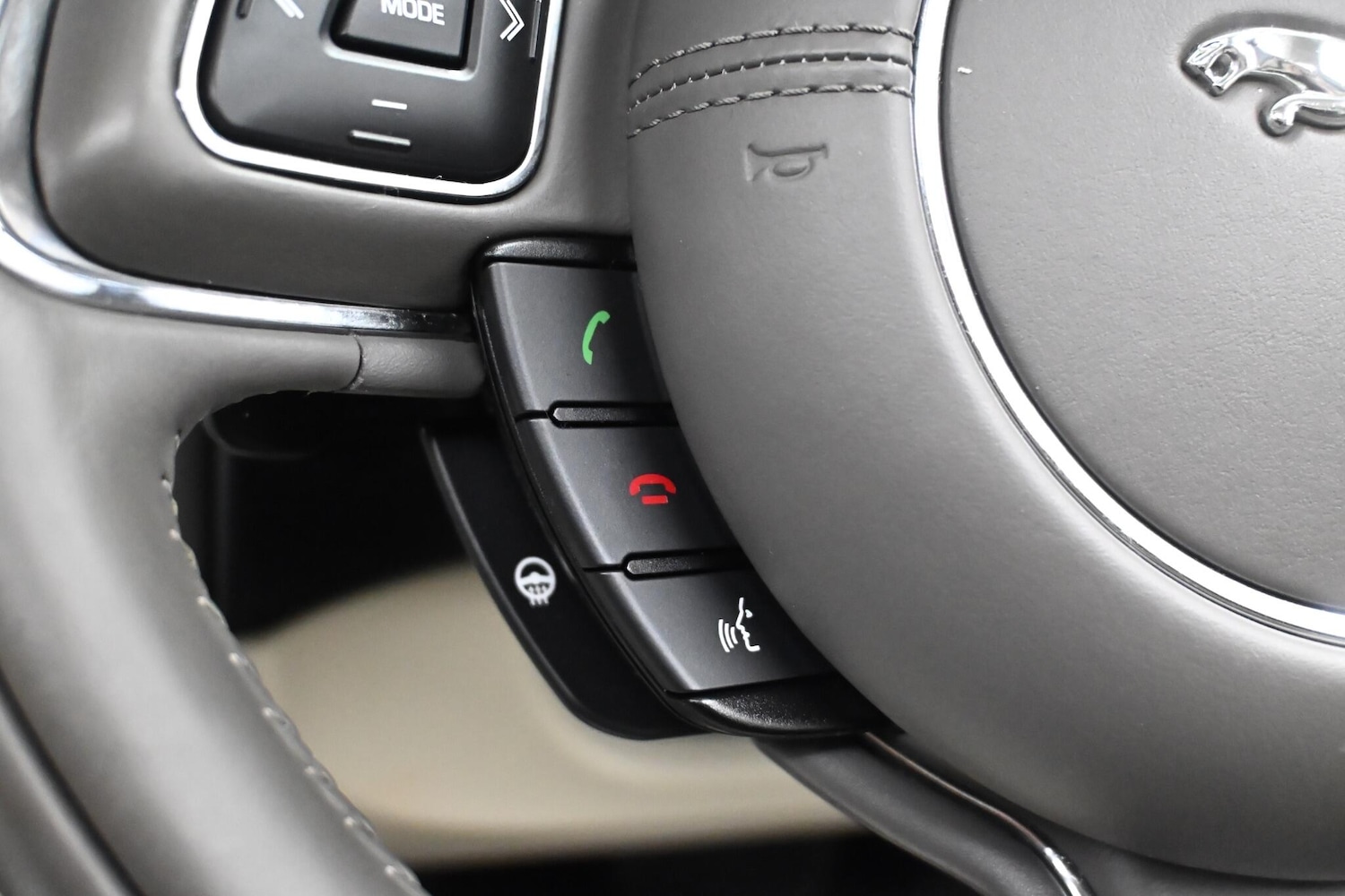 Used Jaguar XJ 2016 for sale - 76239116: Photo 27