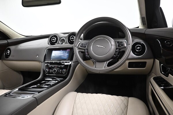 Used Jaguar XJ 2016 for sale - 76239116: Photo 29
