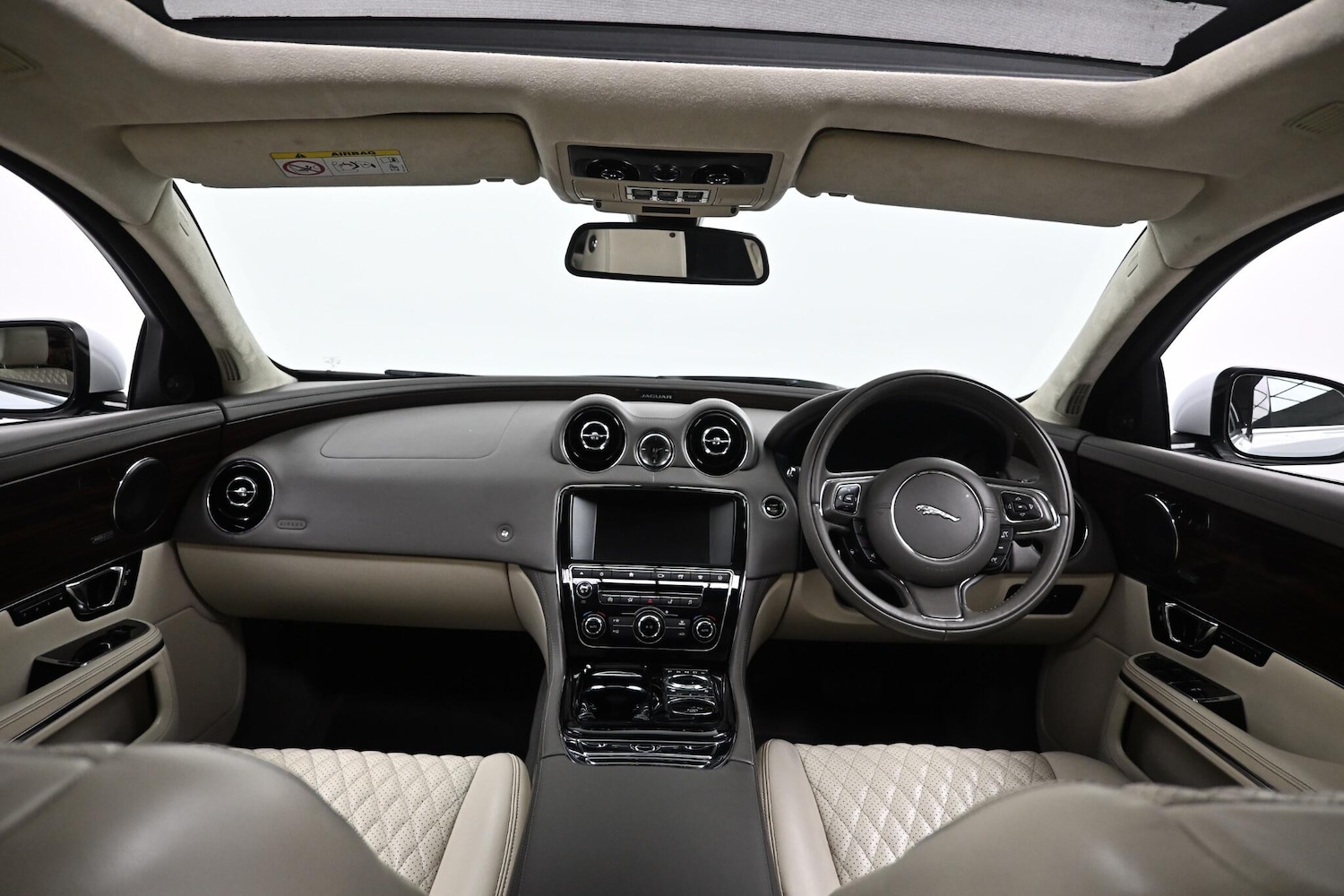 Used Jaguar XJ 2016 for sale - 76239116: Photo 33