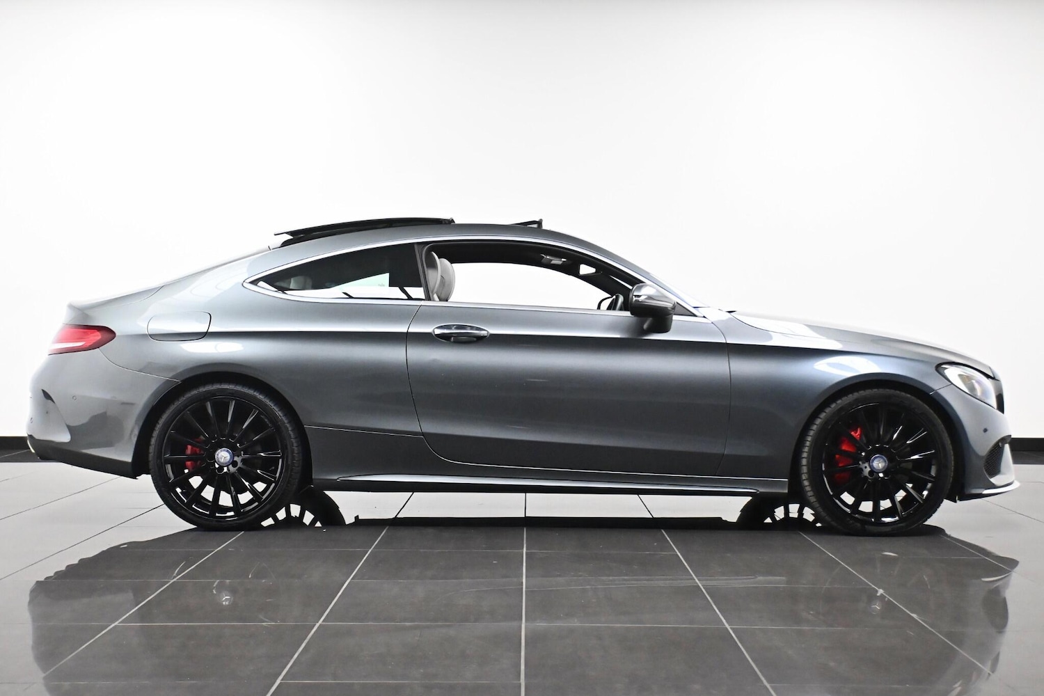 Used Mercedes-Benz C Class 2016 for sale - 77074541: Photo 4