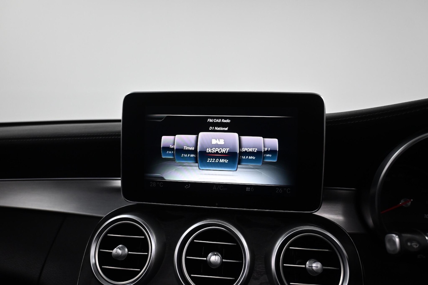 Used Mercedes-Benz C Class 2015 for sale - 77683127: Photo 21