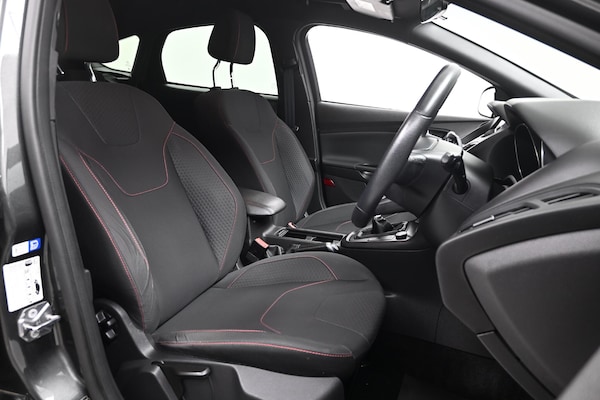 Used Ford Focus 2017 for sale - 76294886: Photo 13