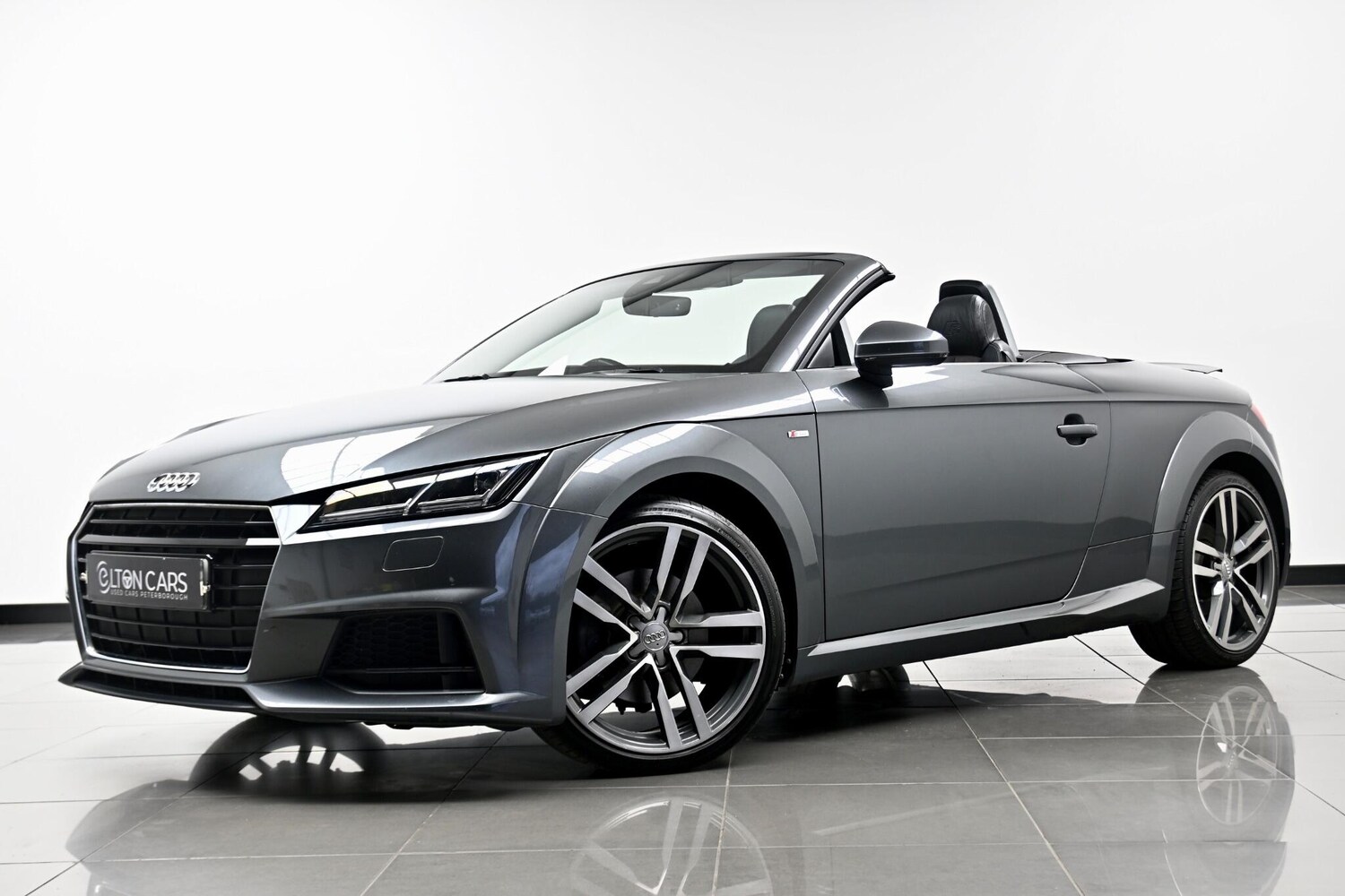 Used Audi TT 2016 for sale - 76936283: Photo 2