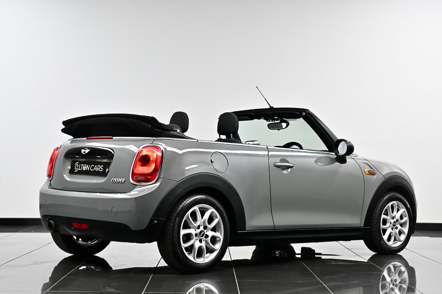 Used MINI Convertible 2017 for sale - 77970600: Photo 16