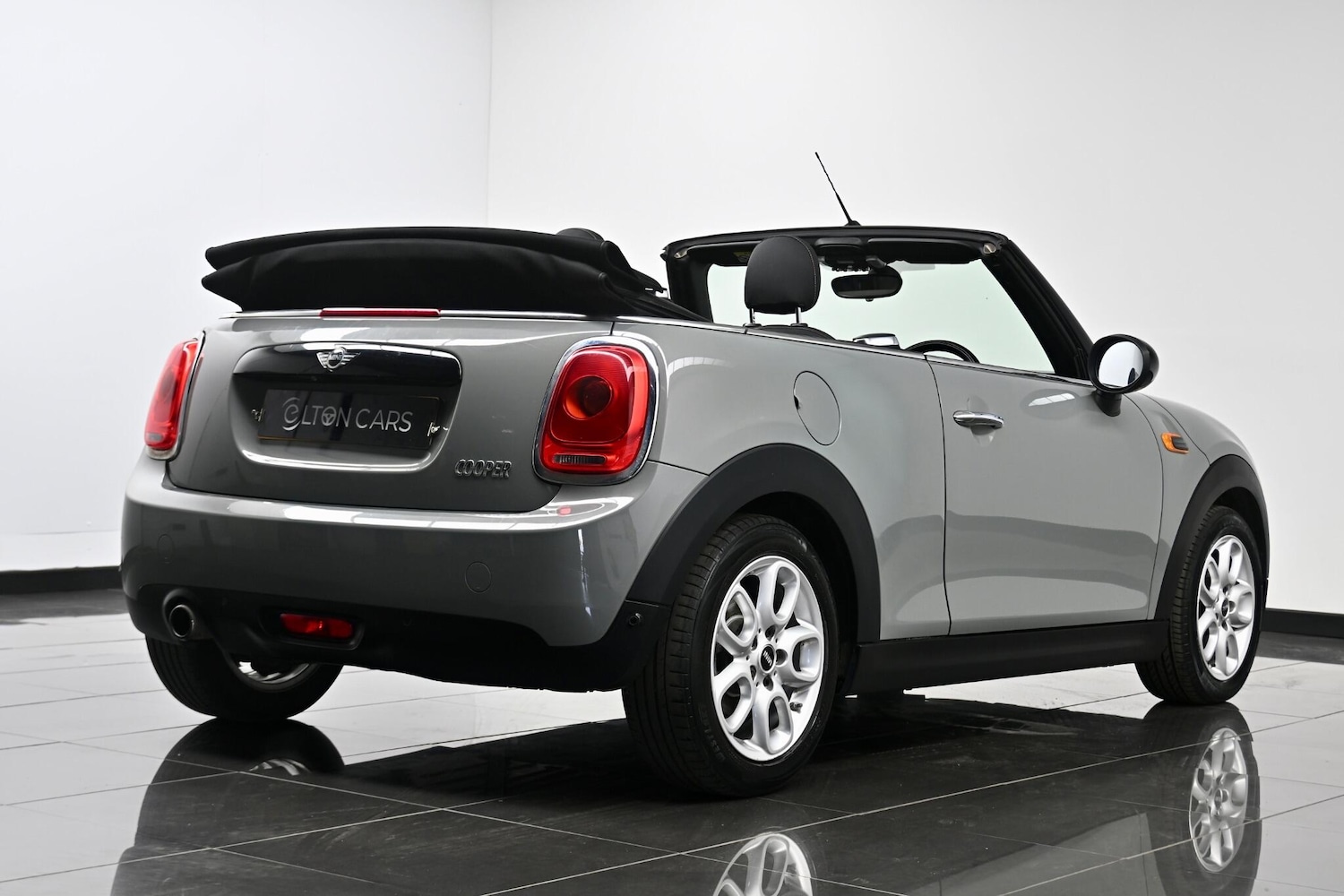 Used MINI Convertible 2017 for sale - 77970600: Photo 17