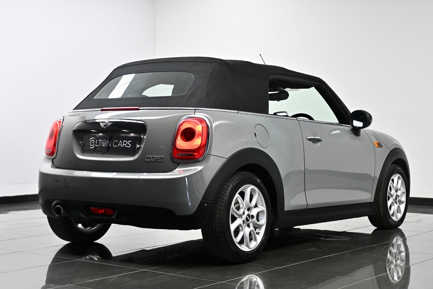 Used MINI Convertible 2017 for sale - 77970600: Photo 18