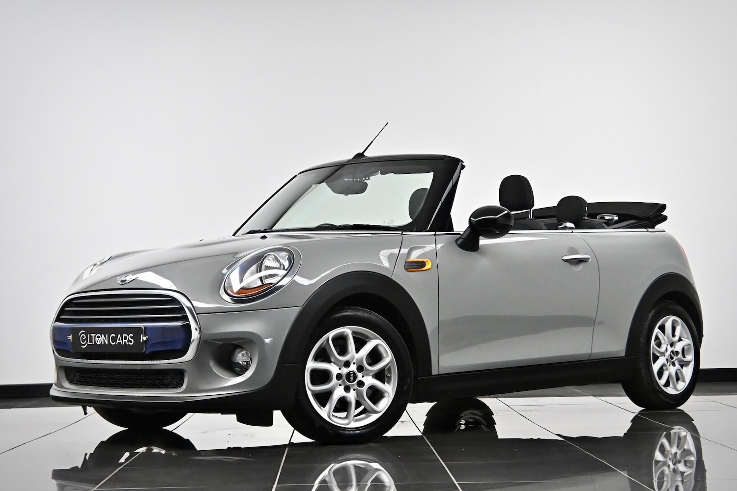 Used MINI Convertible 2017 for sale - 77970600: Photo 2