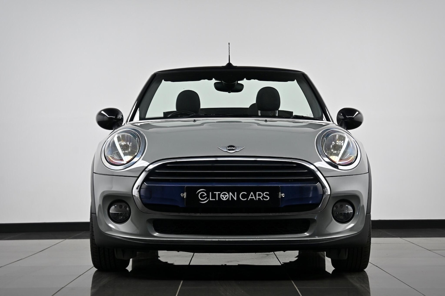 Used MINI Convertible 2017 for sale - 77970600: Photo 3