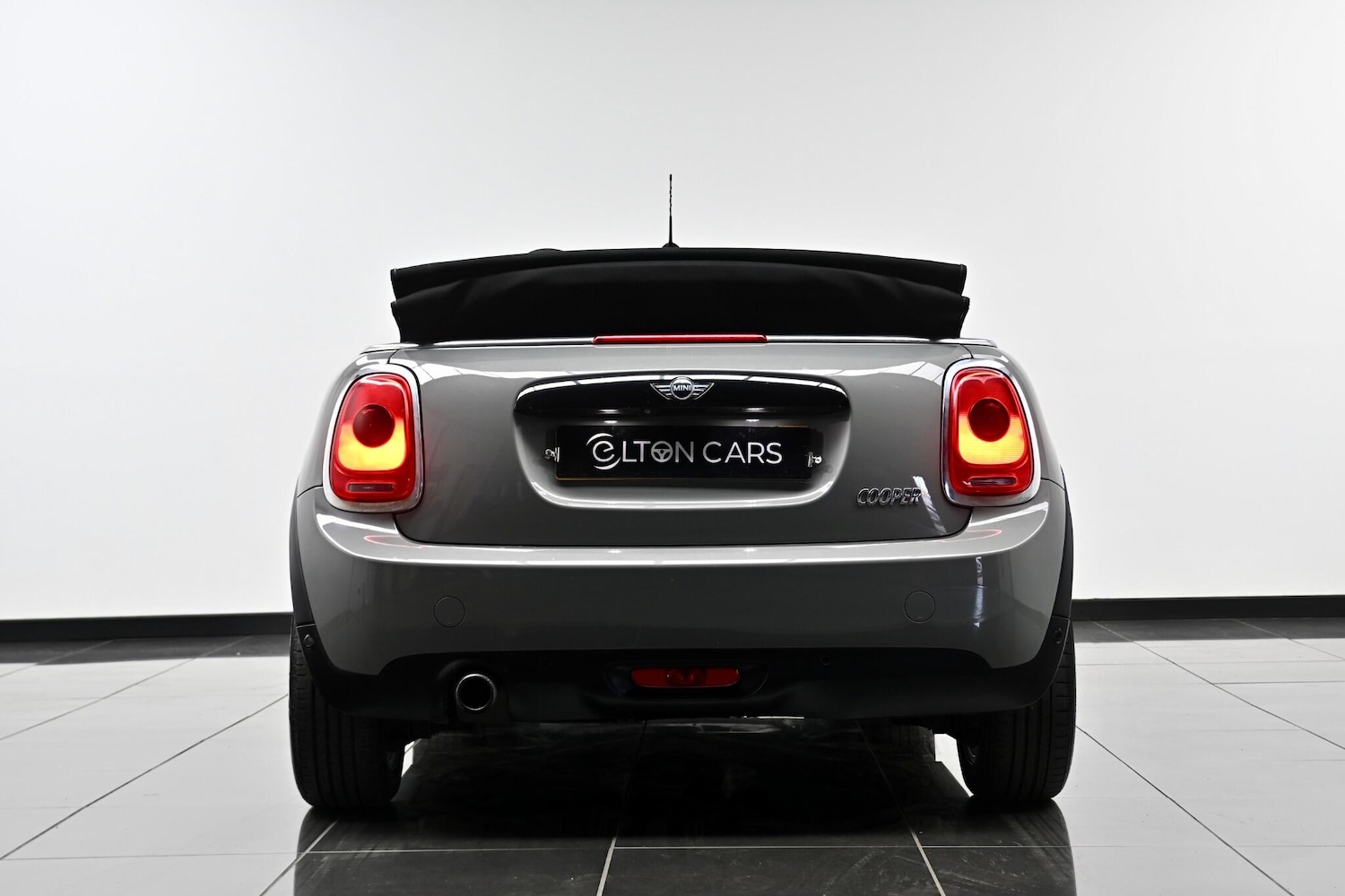 Used MINI Convertible 2017 for sale - 77970600: Photo 6