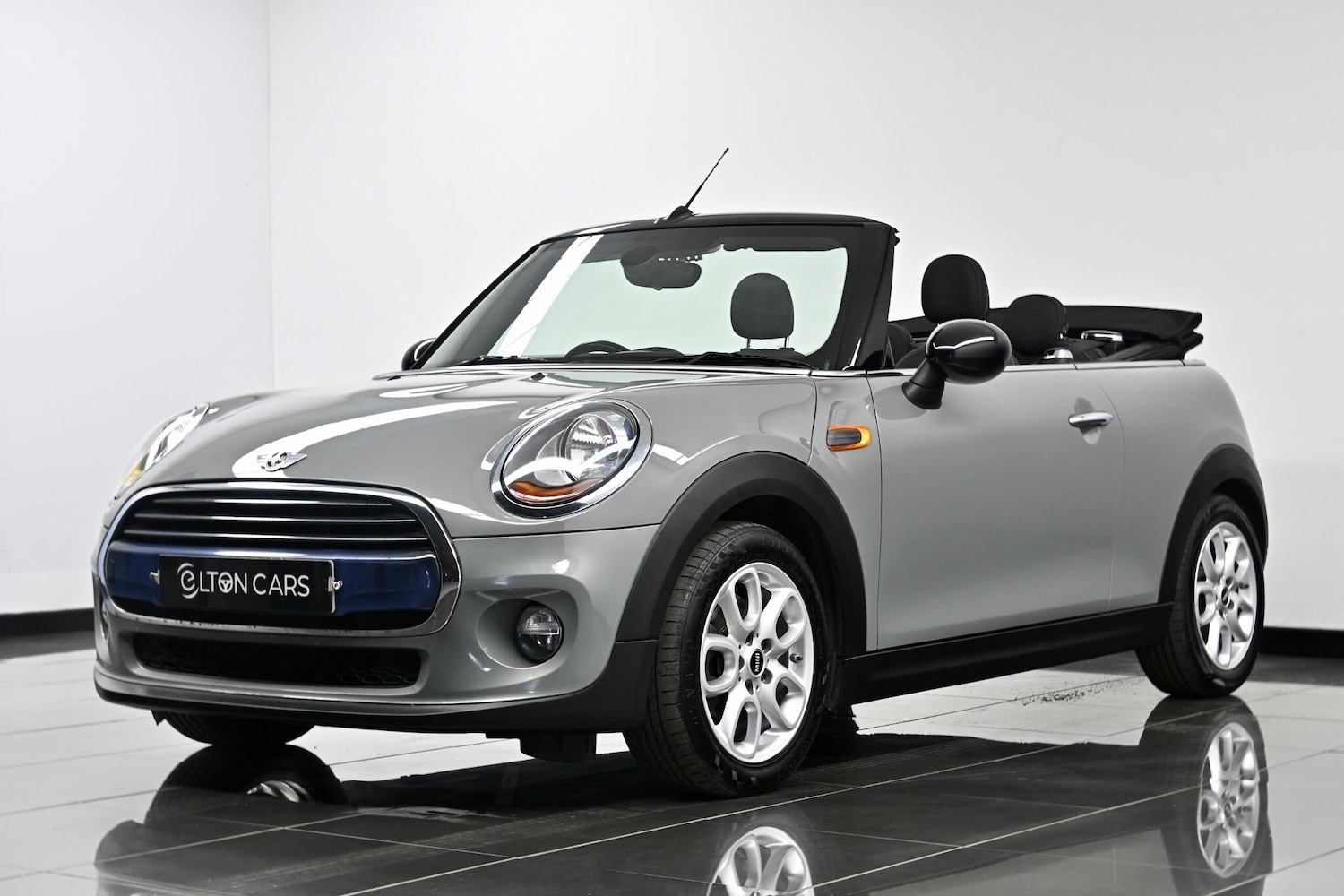 Used MINI Convertible 2017 for sale - 77970600: Photo 8