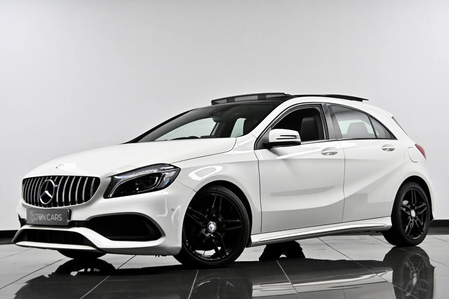 Used Mercedes-Benz A-Class 2016 for sale - 77550455: Photo 2