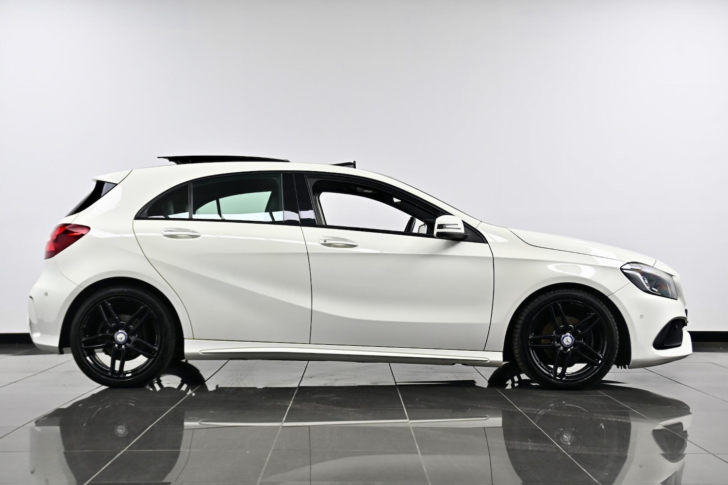 Used Mercedes-Benz A-Class 2016 for sale - 77550455: Photo 4