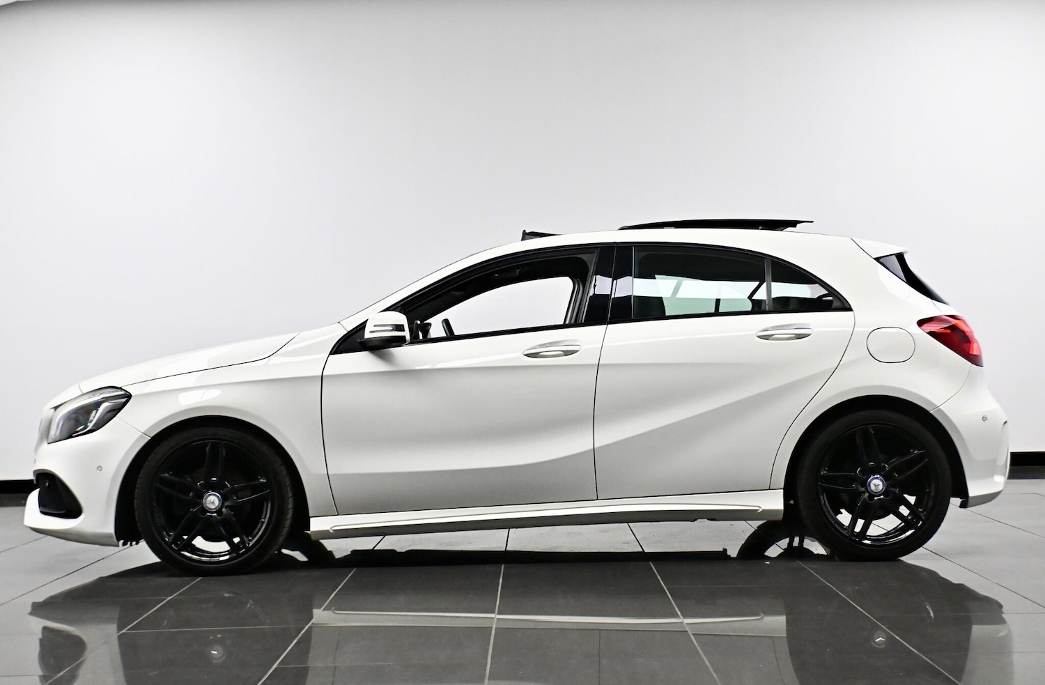 Used Mercedes-Benz A-Class 2016 for sale - 77550455: Photo 5