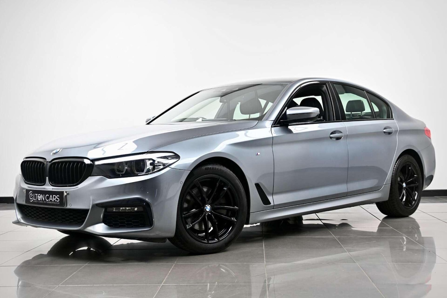 Used BMW 5 Series 2018 for sale - 77774422: Photo 2