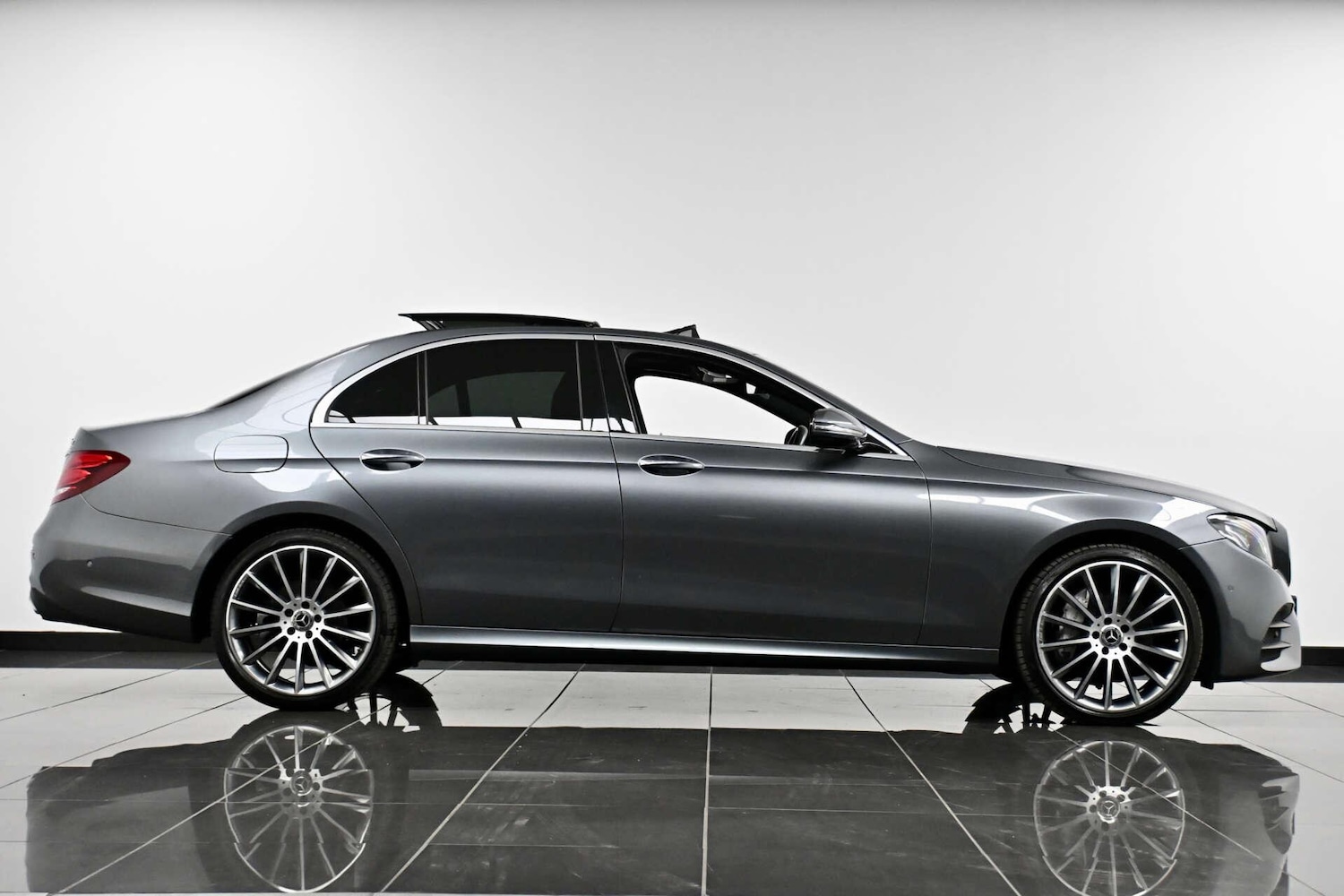 Used Mercedes-Benz E Class 2018 for sale - 77774454: Photo 4