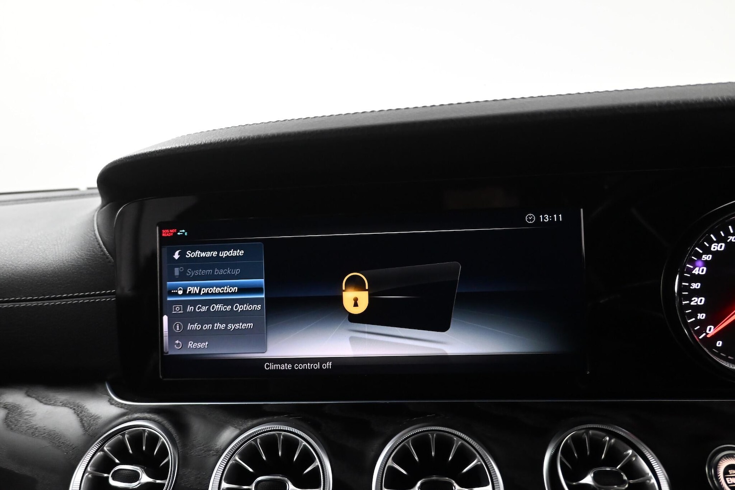 Used Mercedes-Benz E Class for sale - 77957922: Photo 30