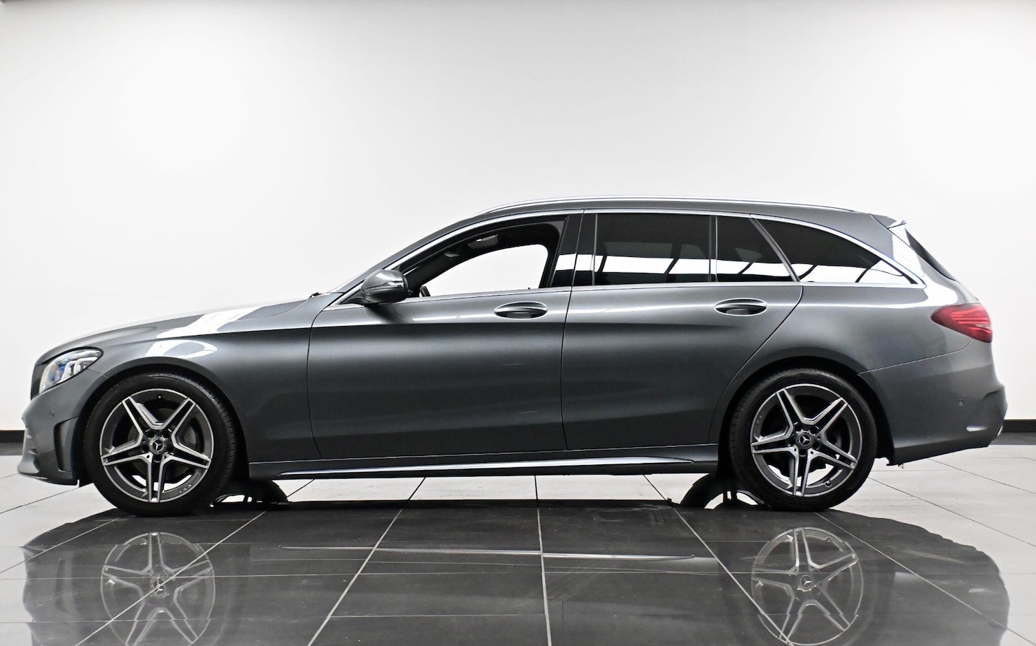 Used Mercedes-Benz C Class 2020 for sale - 77175520: Photo 5