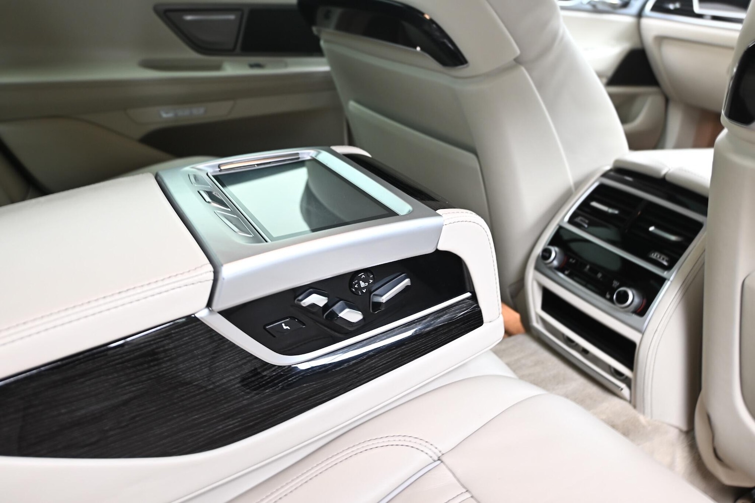 Used BMW 7 Series 2018 for sale - 76689854: Photo 33