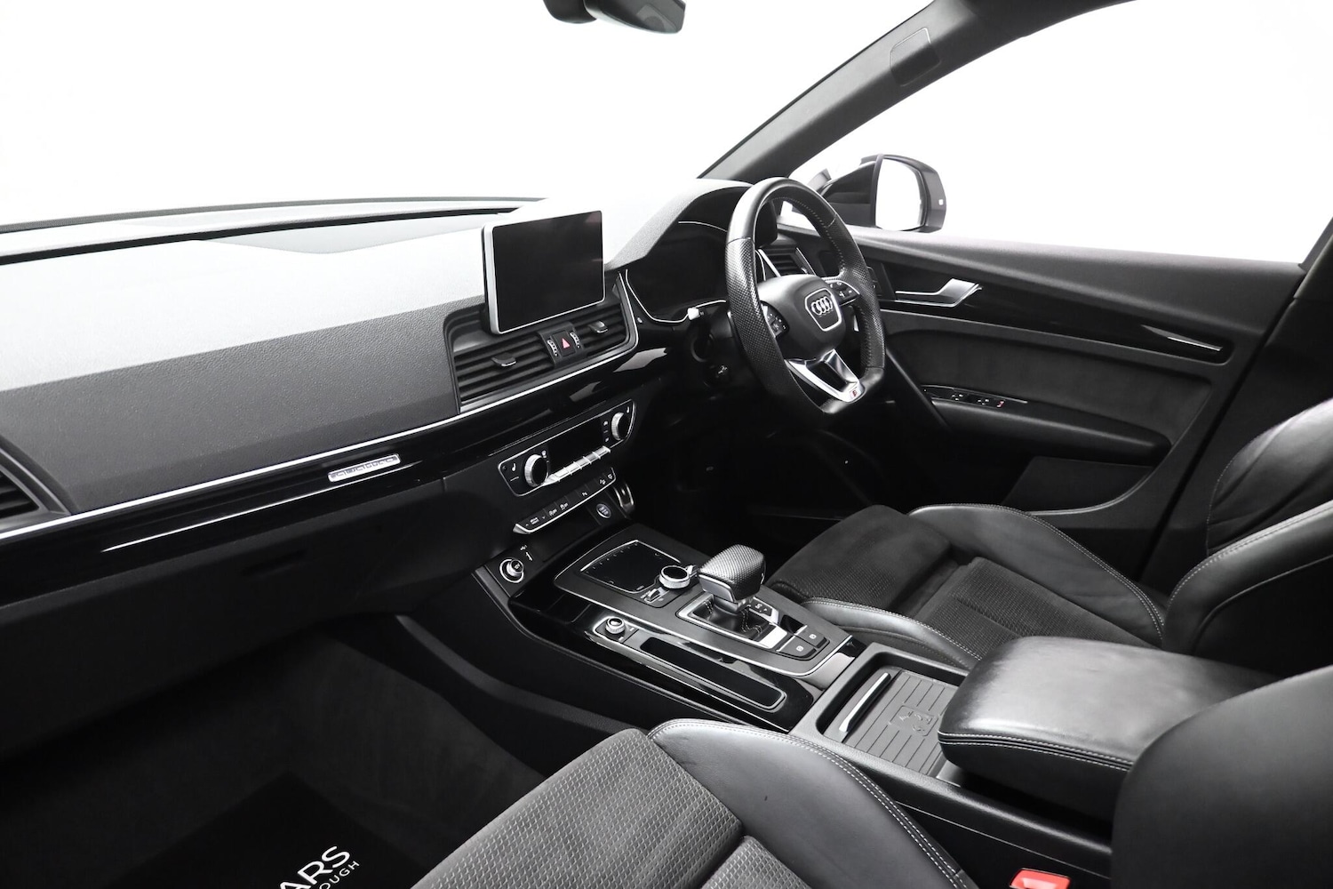 Used Audi Q5 2019 for sale - 76976402: Photo 16