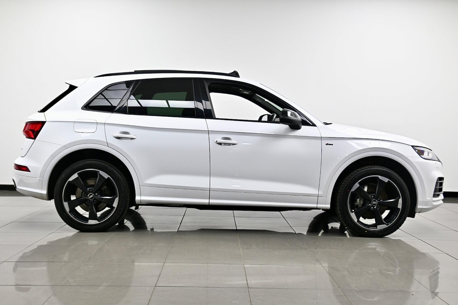 Used Audi Q5 2019 for sale - 76976402: Photo 4