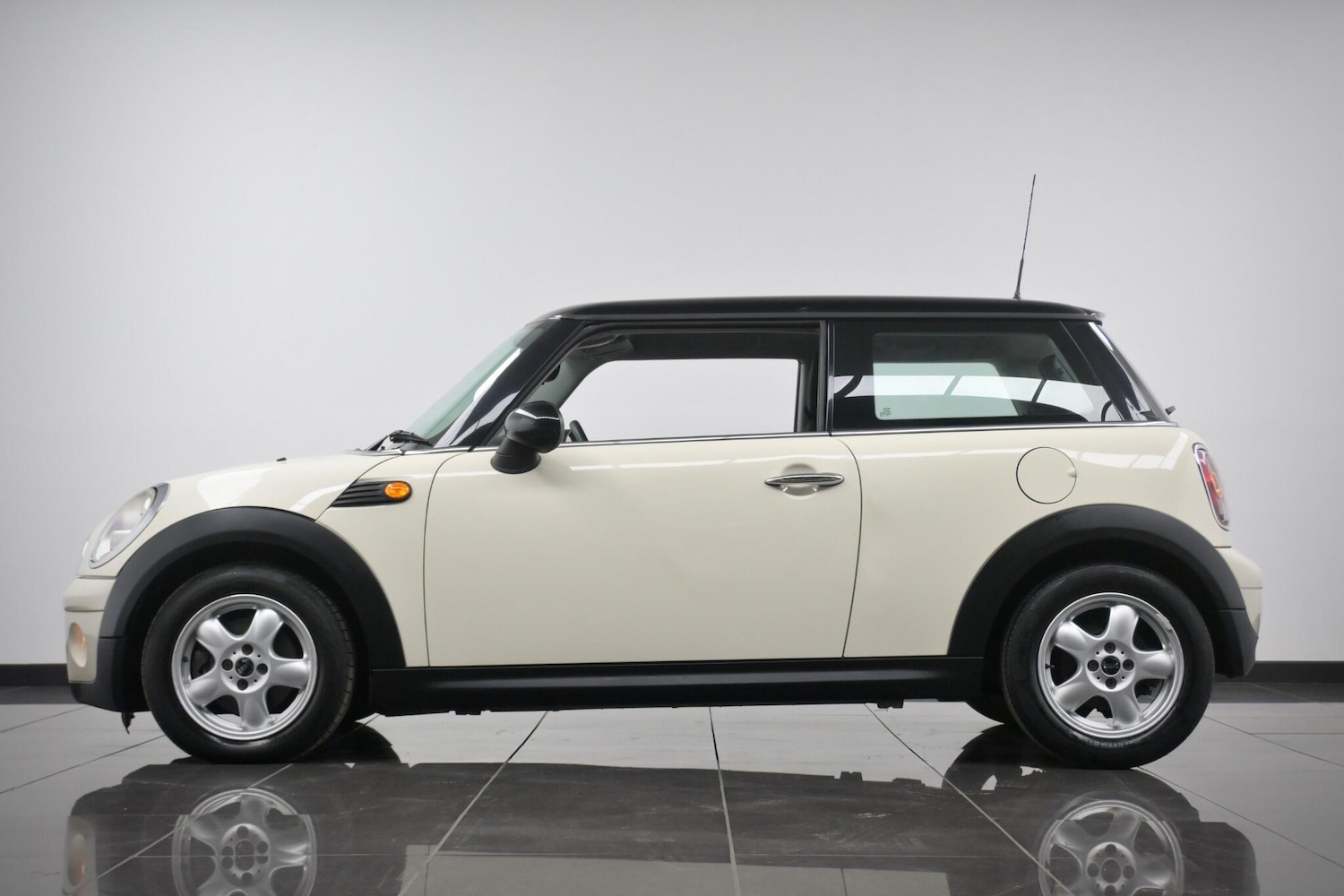 Used MINI Hatch 2010 for sale - 77783786: Photo 5