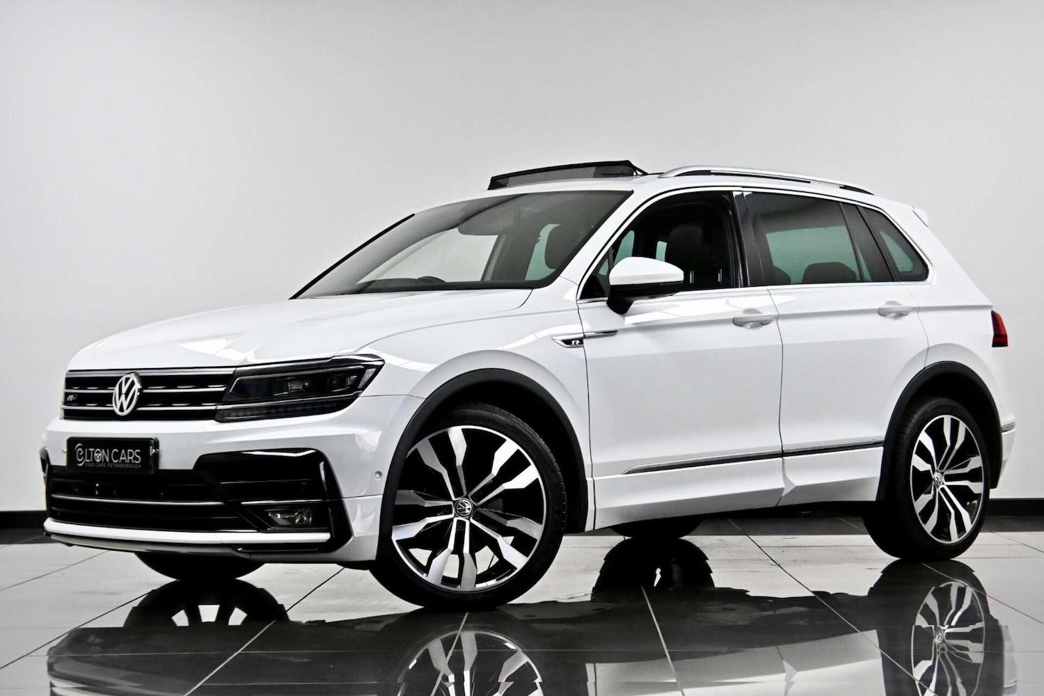Used Volkswagen Tiguan 2020 for sale - 77774469: Photo 2