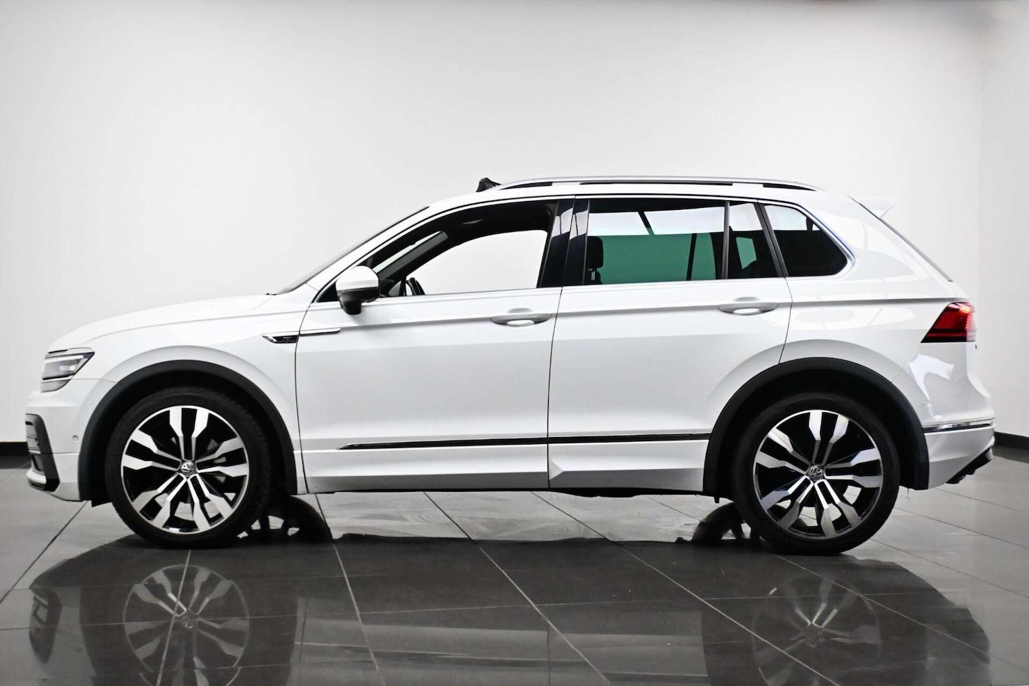 Used Volkswagen Tiguan 2020 for sale - 77774469: Photo 5