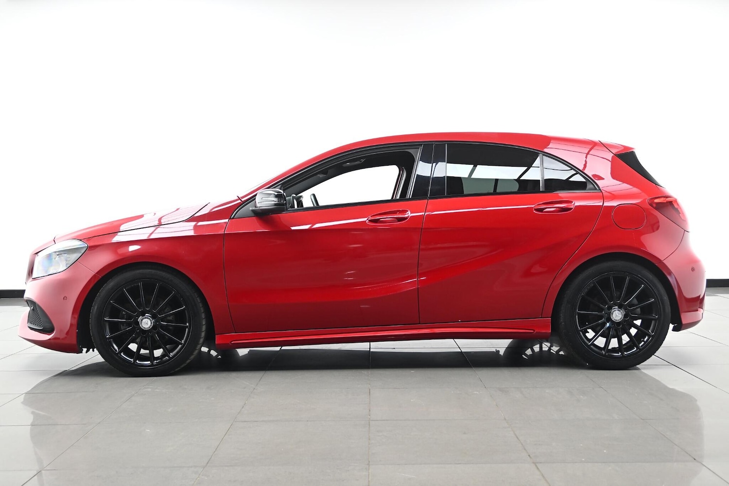 Used Mercedes-Benz A-Class 2017 for sale - 76714372: Photo 5