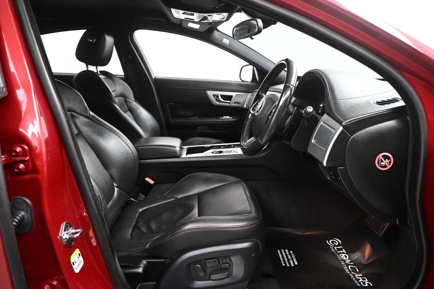 Used Jaguar XF 2015 for sale - 77774467: Photo 16