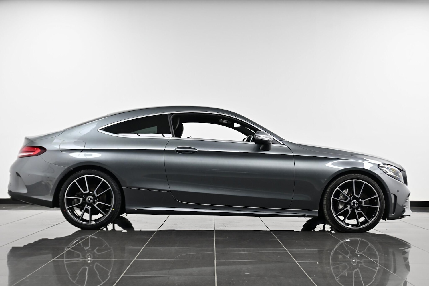 Used Mercedes-Benz C Class 2019 for sale - 77550495: Photo 4