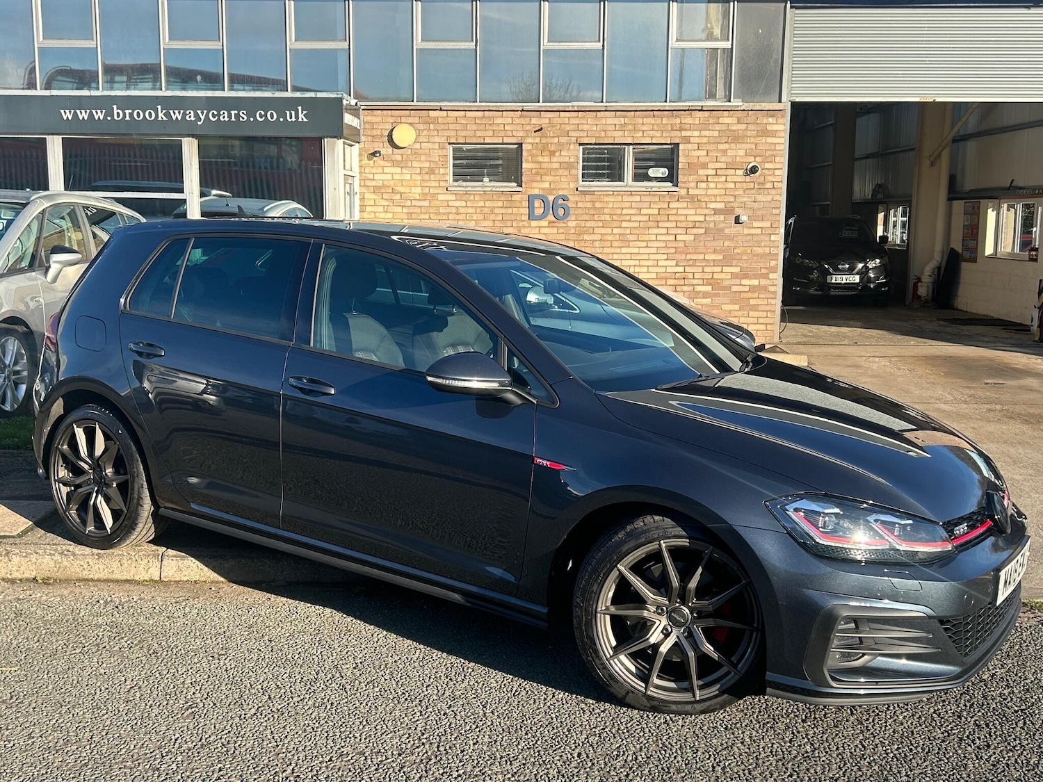 Used Volkswagen Golf 2018 for sale - 76645802: Photo 22