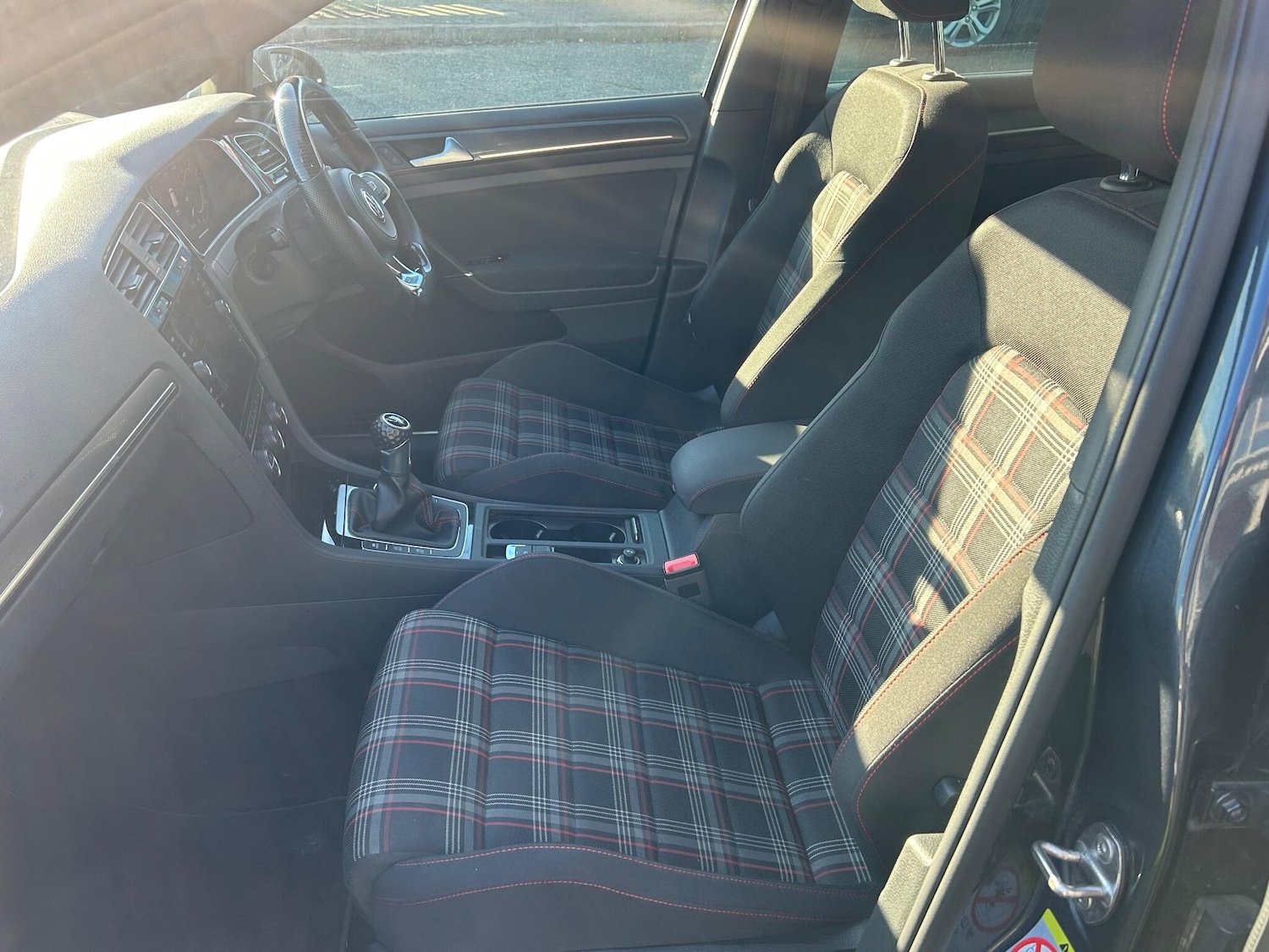 Used Volkswagen Golf 2018 for sale - 76645802: Photo 36