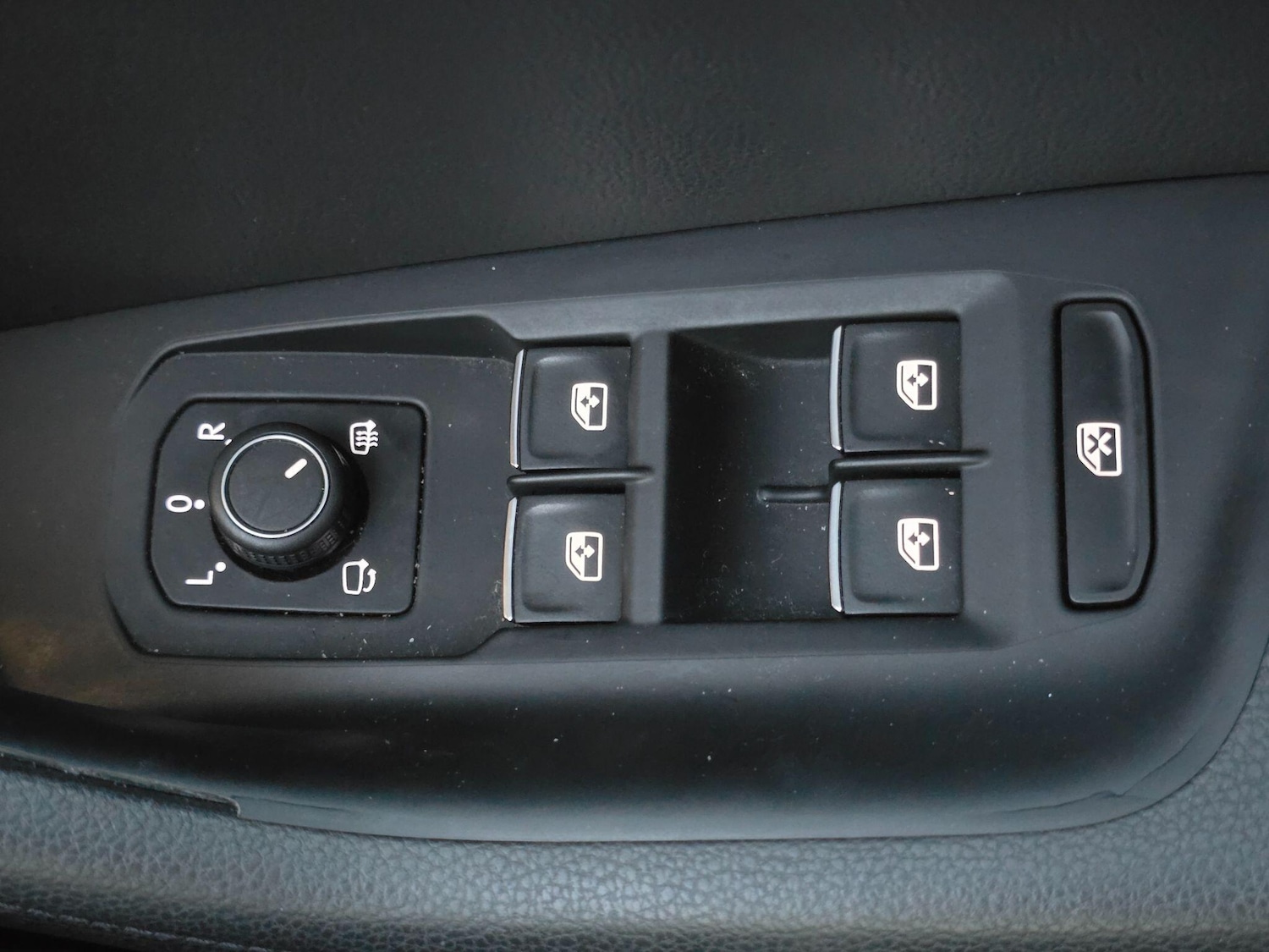 Used Volkswagen Passat 2016 for sale - 77253920: Photo 38